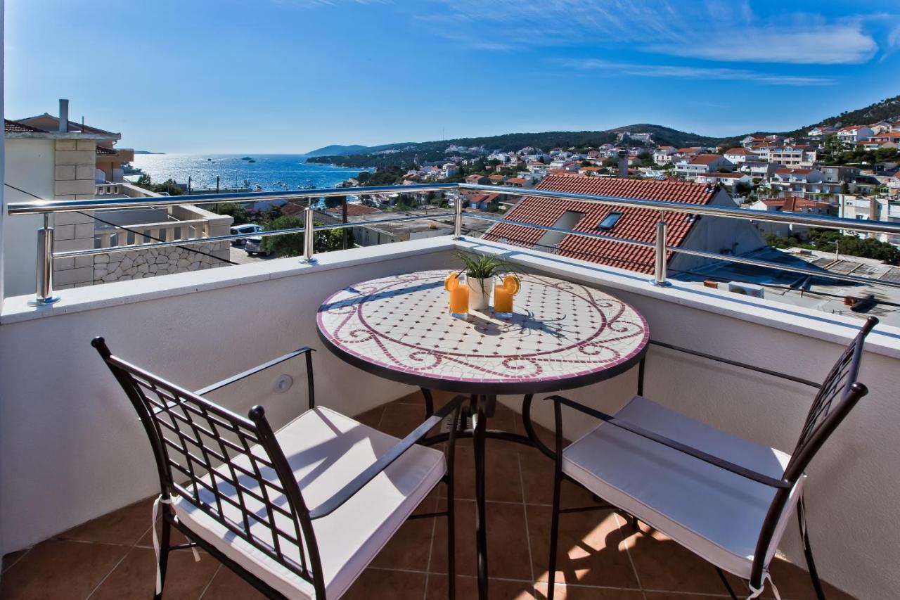 Apartments And Rooms Marija Hvar Town Exterior photo