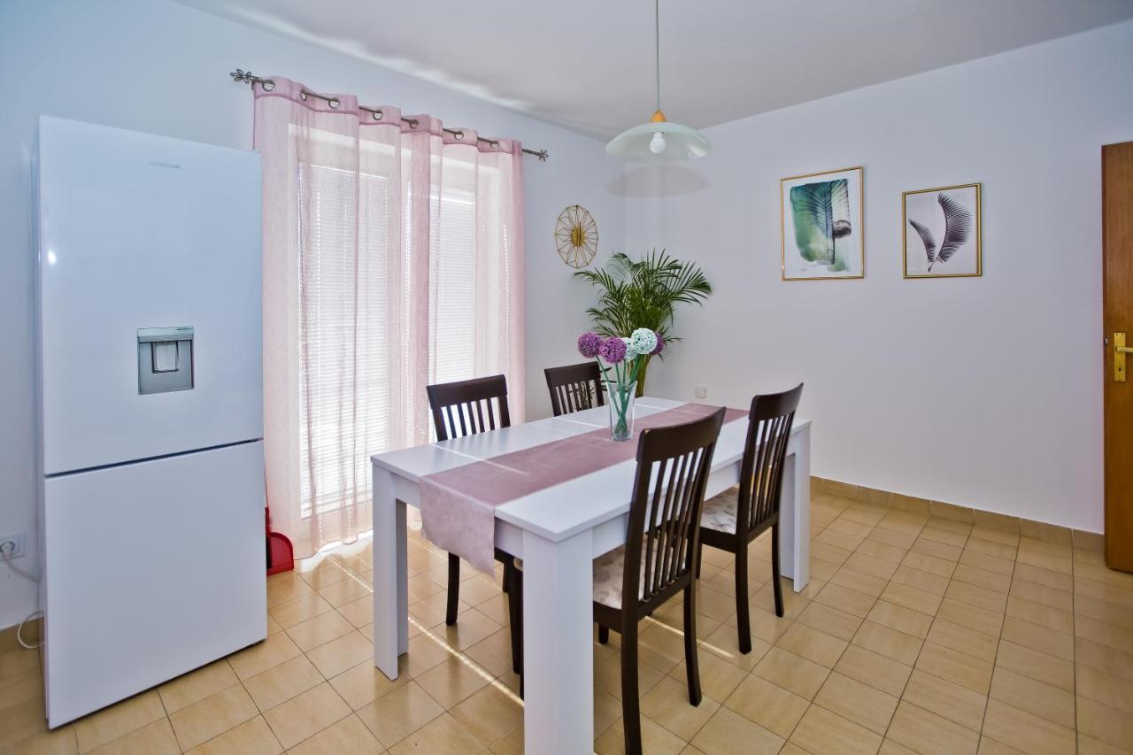 Apartments And Rooms Marija Hvar Town Exterior photo